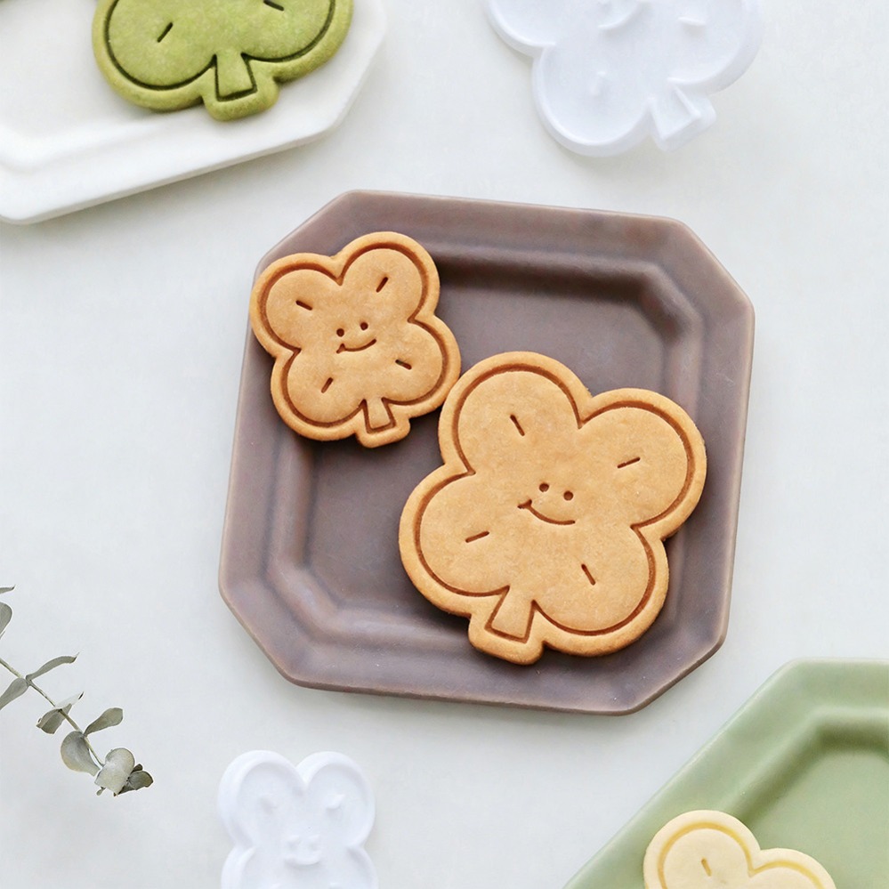 Commercial Kitchen Items - Cortadores de Galletas Trébol de Cuatro